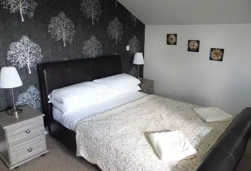 Majatalo Clerk Laithe Lodge