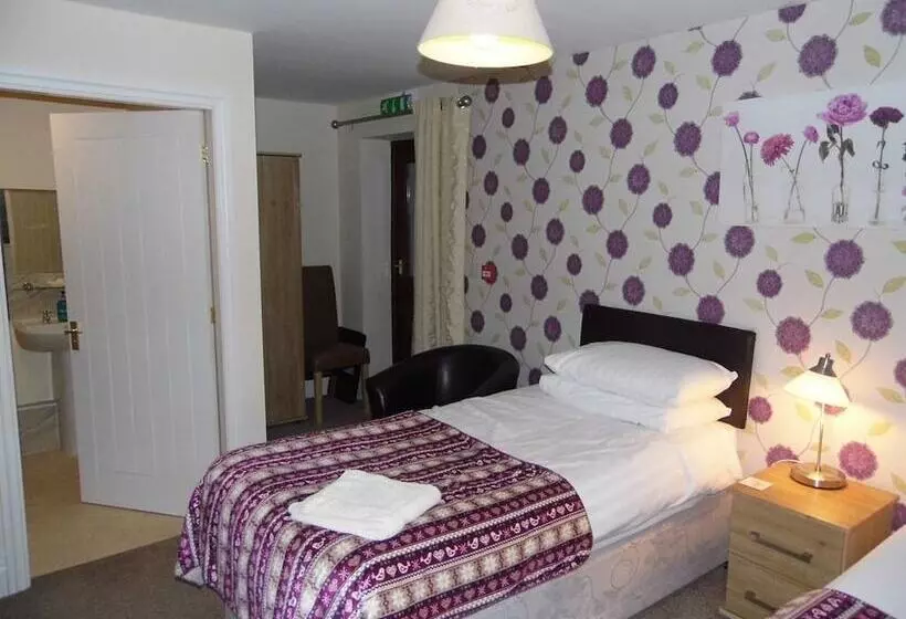 Majatalo Clerk Laithe Lodge