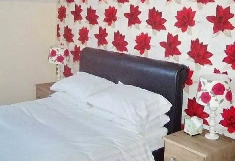 Majatalo Clerk Laithe Lodge