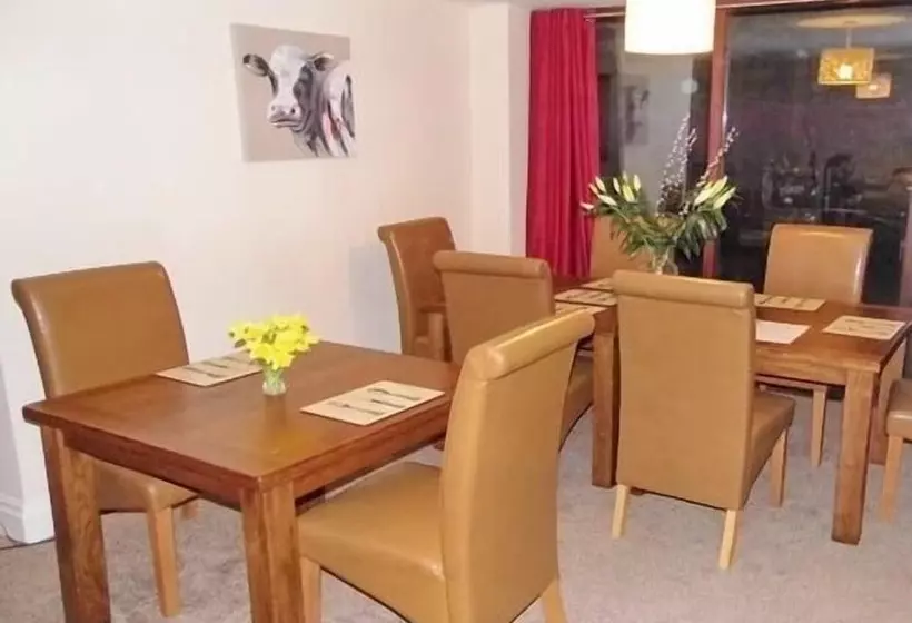 Majatalo Clerk Laithe Lodge