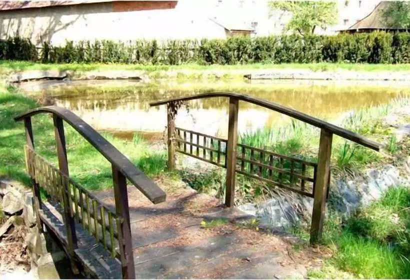 ペンション Penzion Zámek Lešany