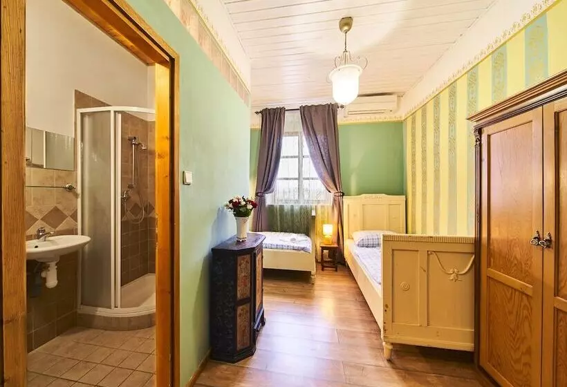 ペンション Penzion Zámek Lešany