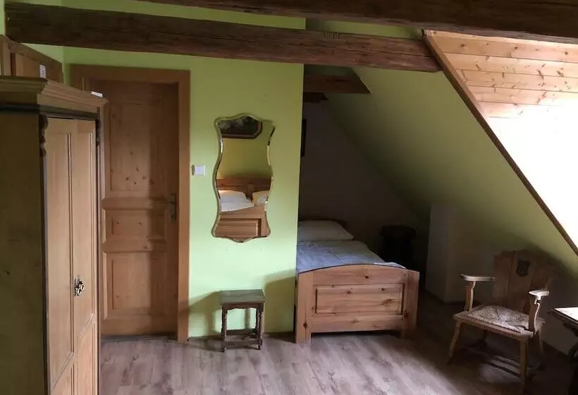 ペンション Penzion Zámek Lešany