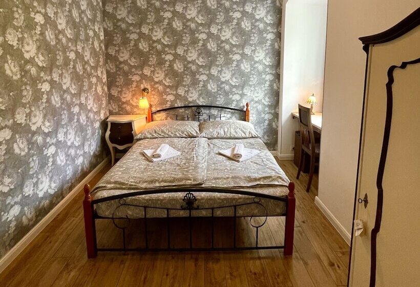 פנסיון Penzion Zámek Lešany