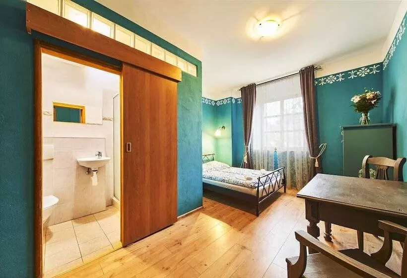 ペンション Penzion Zámek Lešany