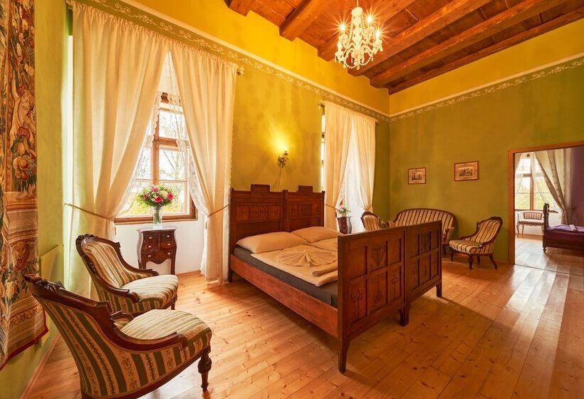 פנסיון Penzion Zámek Lešany