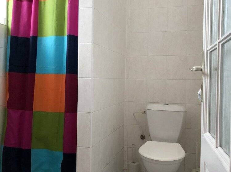 פנסיון Penzion Zámek Lešany