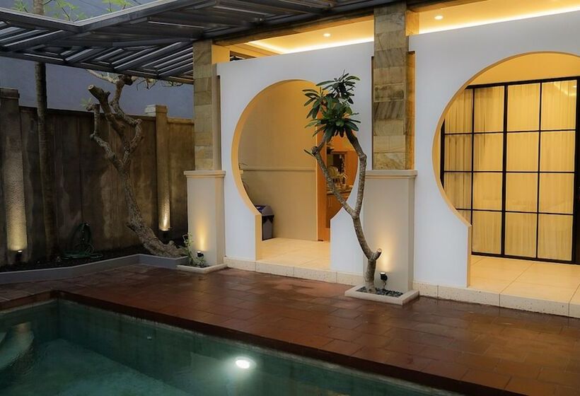مبيت وإفطار Akanaka Petitenget Bali