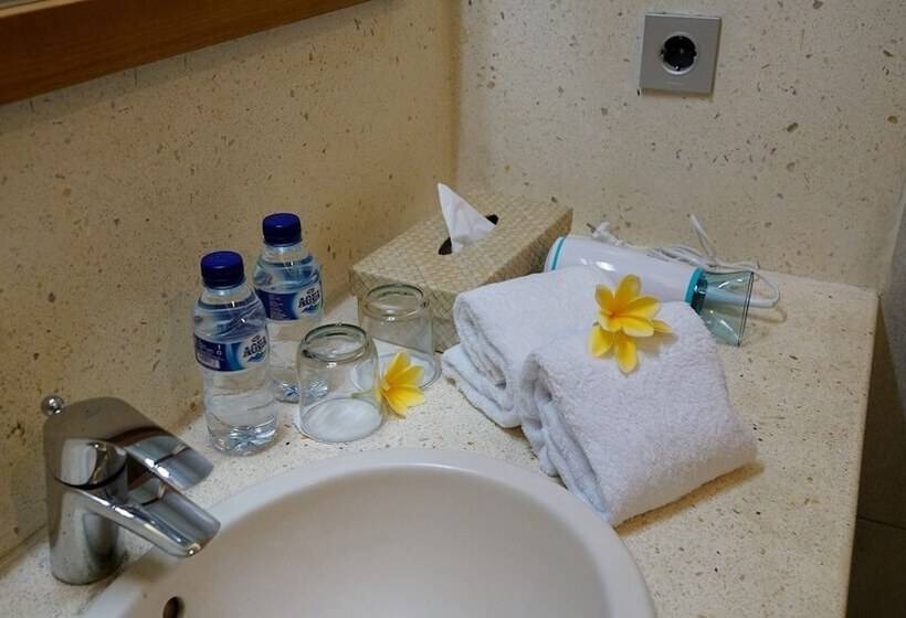 مبيت وإفطار Akanaka Petitenget Bali