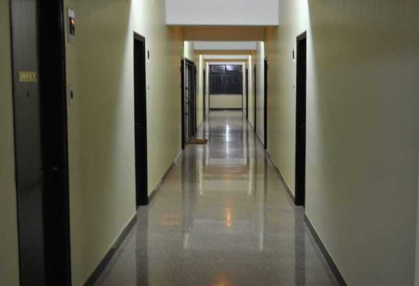 ホテル B M Shree Residency