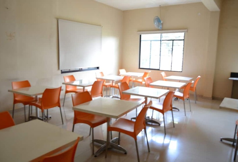 ホテル B M Shree Residency