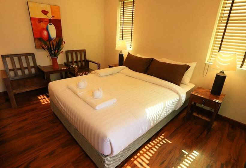 هتل Chiangkhan River Green Hill