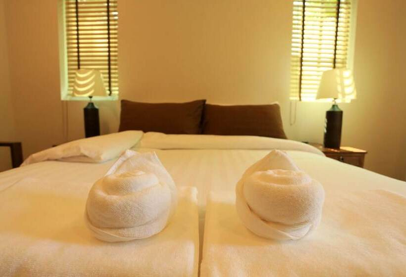 هتل Chiangkhan River Green Hill