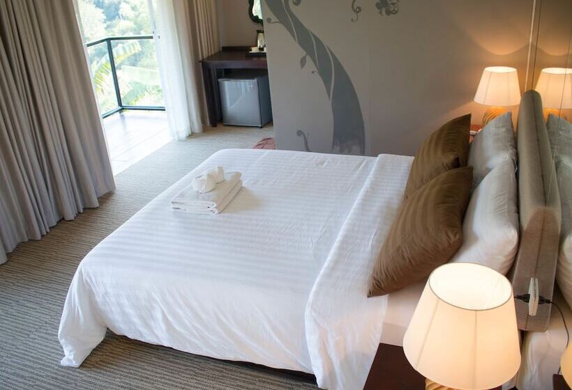 هتل Chiangkhan River Green Hill