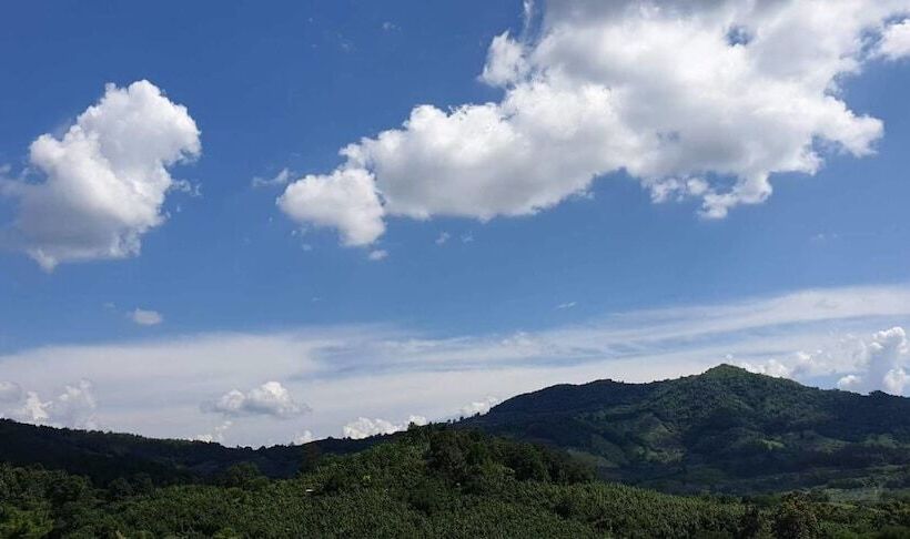 هتل Chiangkhan River Green Hill