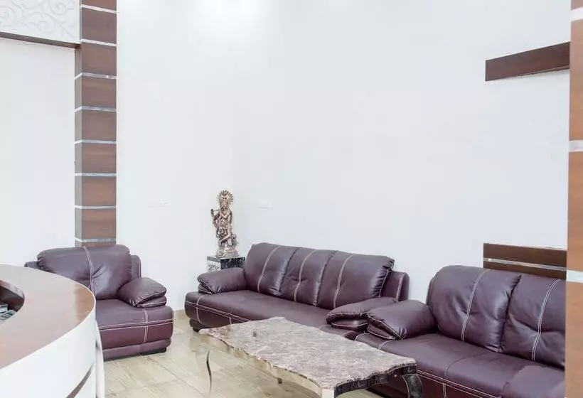 Hotelli Divine Inn By Oyo Rooms