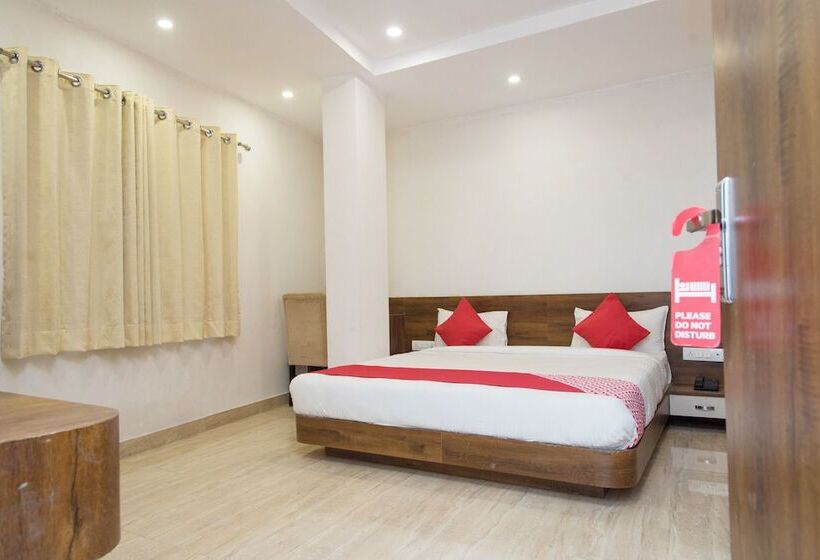 酒店 Divine Inn By Oyo Rooms