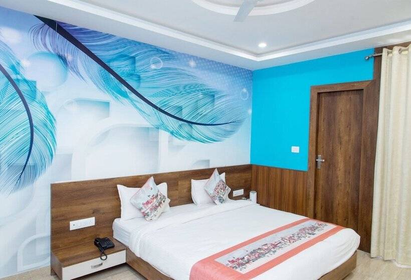 酒店 Divine Inn By Oyo Rooms