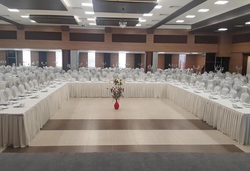 בית מלון כפרי Grand Cali