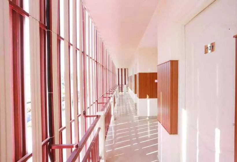 Hotelli Oyo 10149 Noor Residency