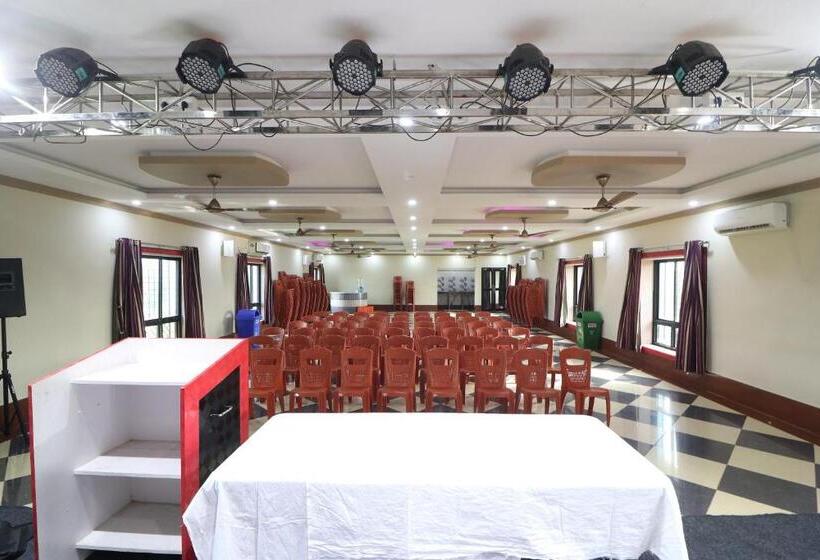 هتل O Prantika Banquet