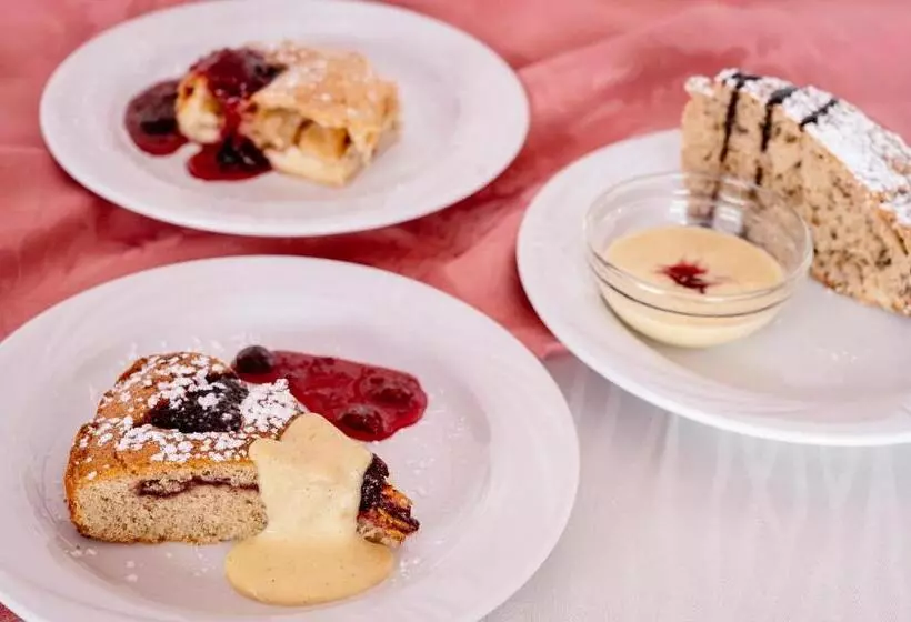 Maaseutuhotelli Agritur Maso Alle Rose B&b E Restaurant