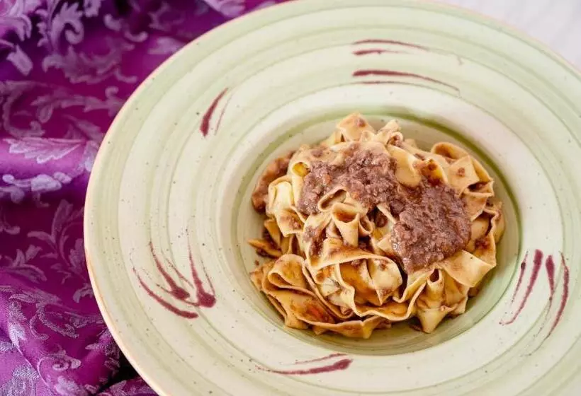 Maaseutuhotelli Agritur Maso Alle Rose B&b E Restaurant