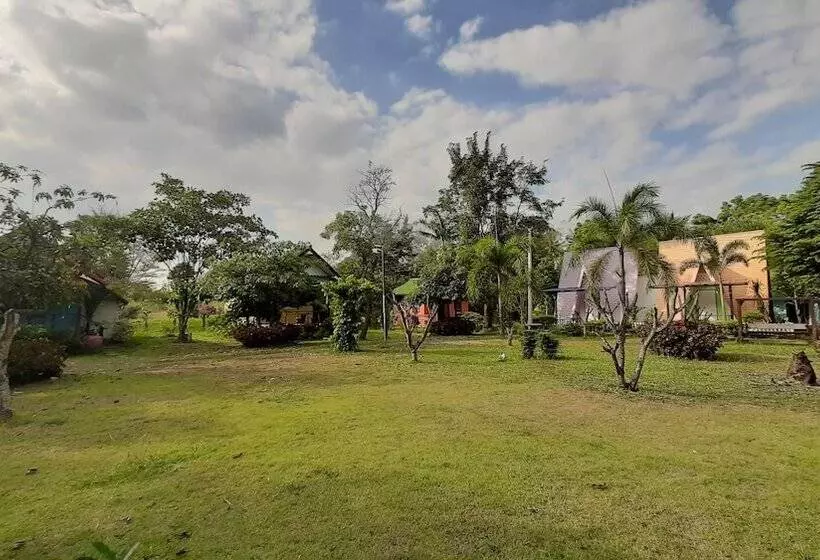 Hotelli Sawansang Nangkeaw Resort