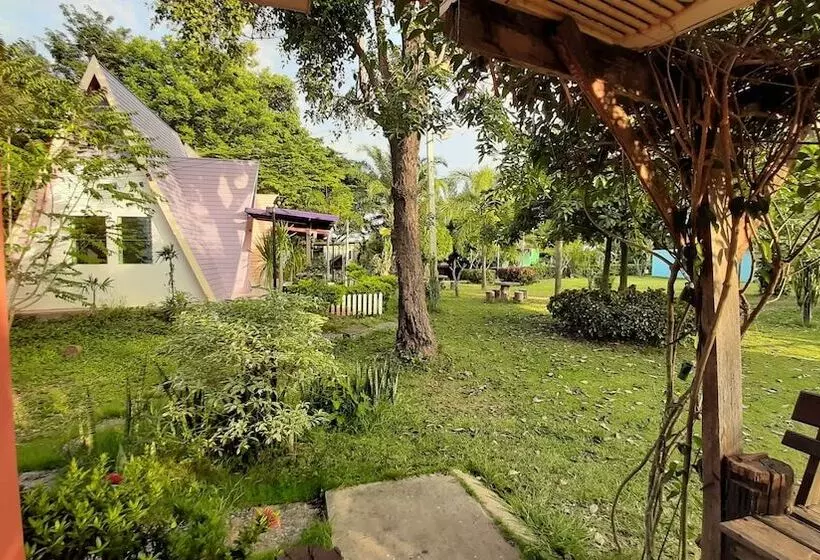 Hotelli Sawansang Nangkeaw Resort