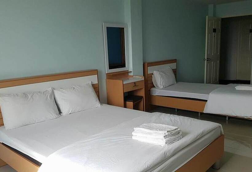 ホテル Sutharnlai Apartment