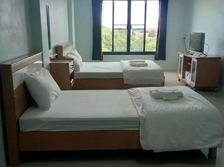 ホテル Sutharnlai Apartment