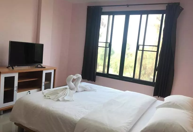 ホテル Sutharnlai Apartment