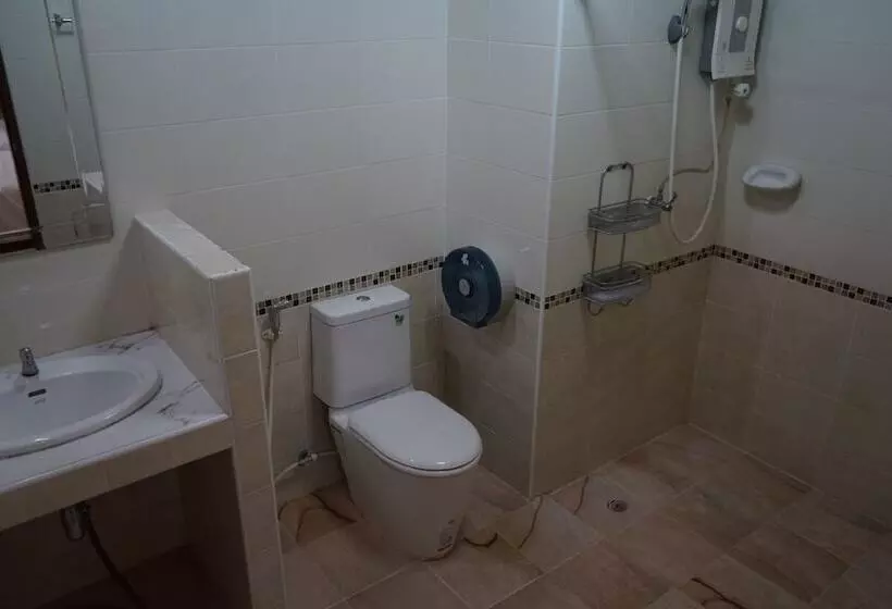 ホテル Thonkla Happyhome