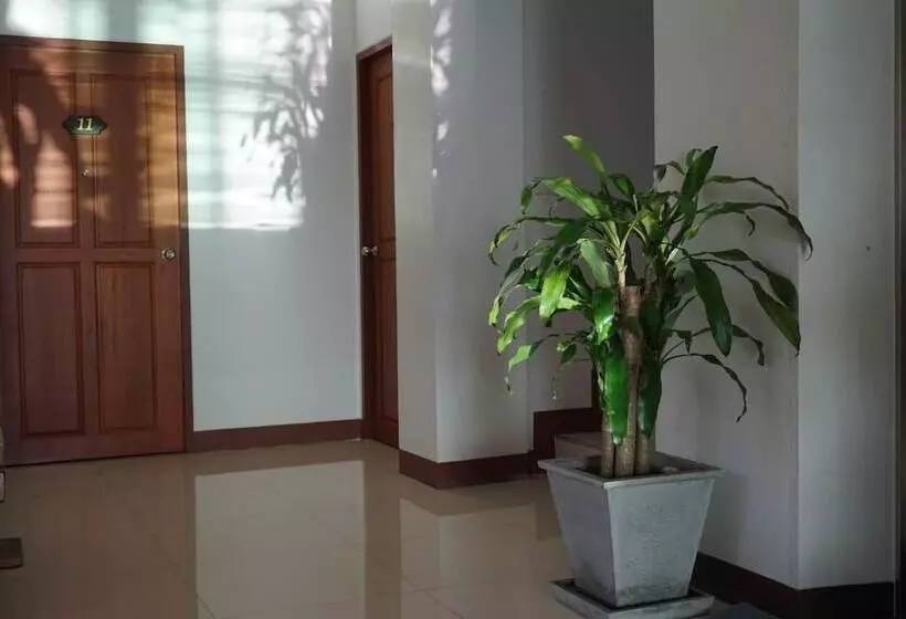 ホテル Thonkla Happyhome