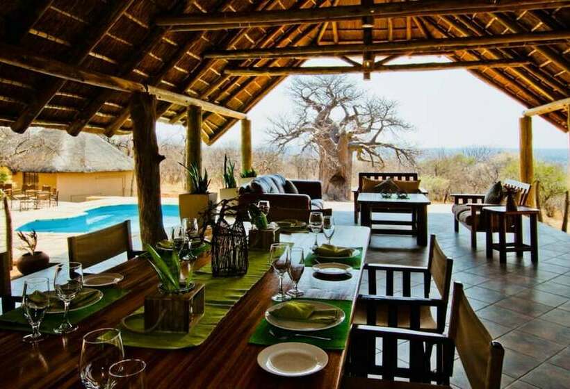 בית מלון כפרי Zingela Nature Reserve  Baobab Tented Camp