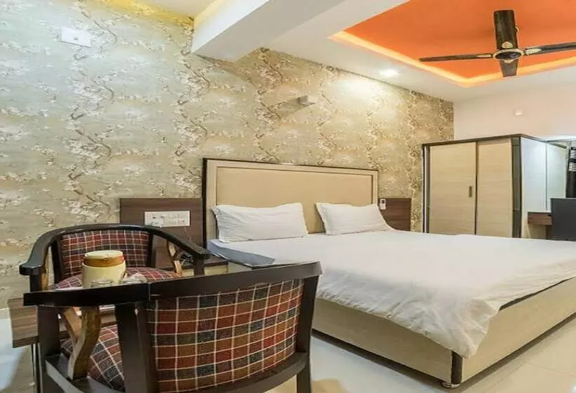 Hotelli Zorba, Deesa