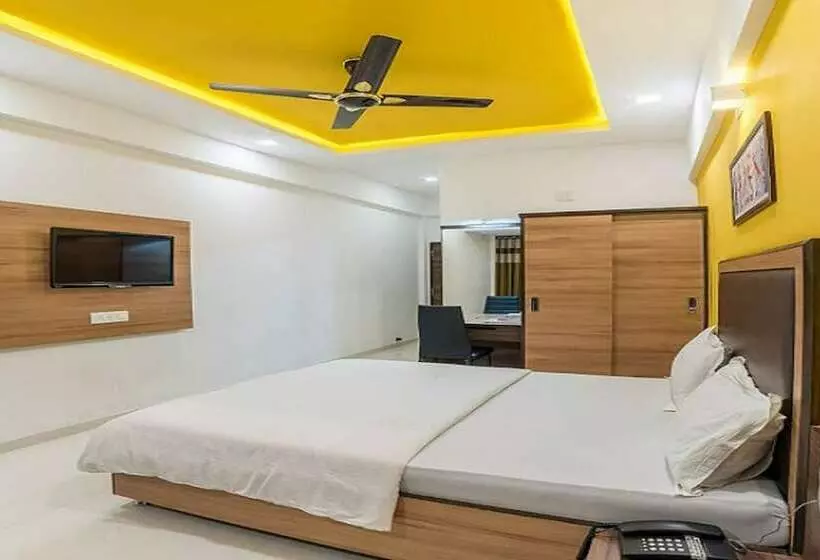 Hotelli Zorba, Deesa