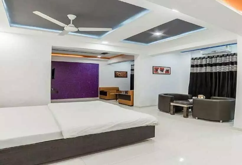 Hotelli Zorba, Deesa