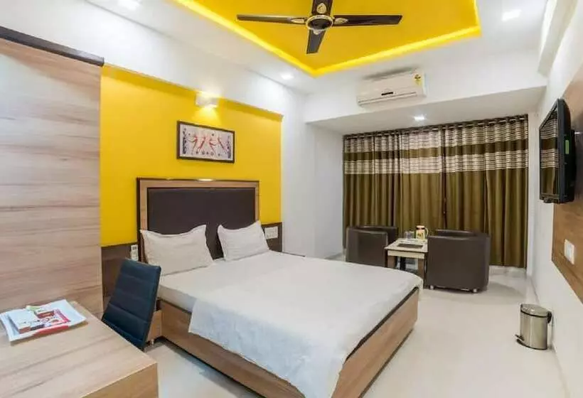 Hotelli Zorba, Deesa