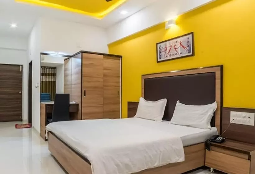 Hotelli Zorba, Deesa