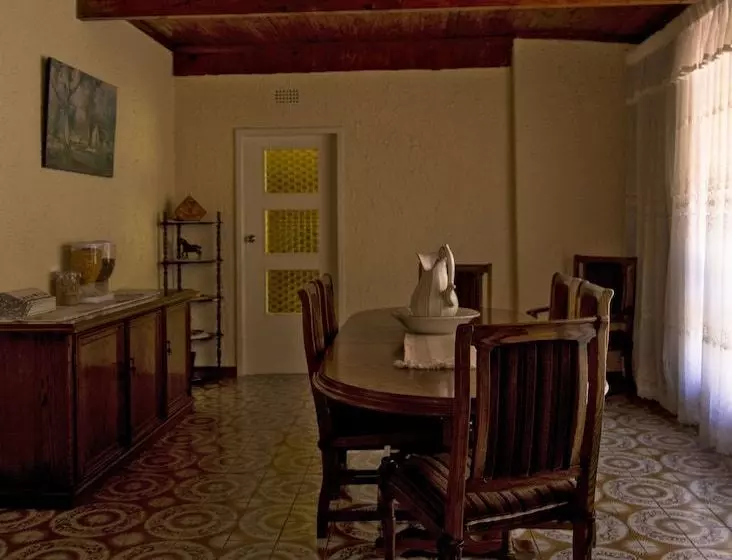 Motsolga Bed And Breakfast