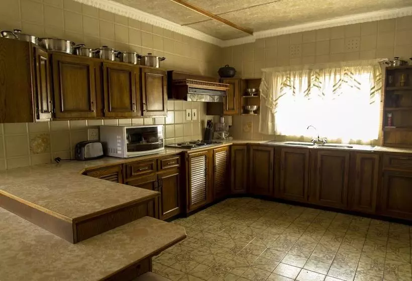 Motsolga Bed And Breakfast