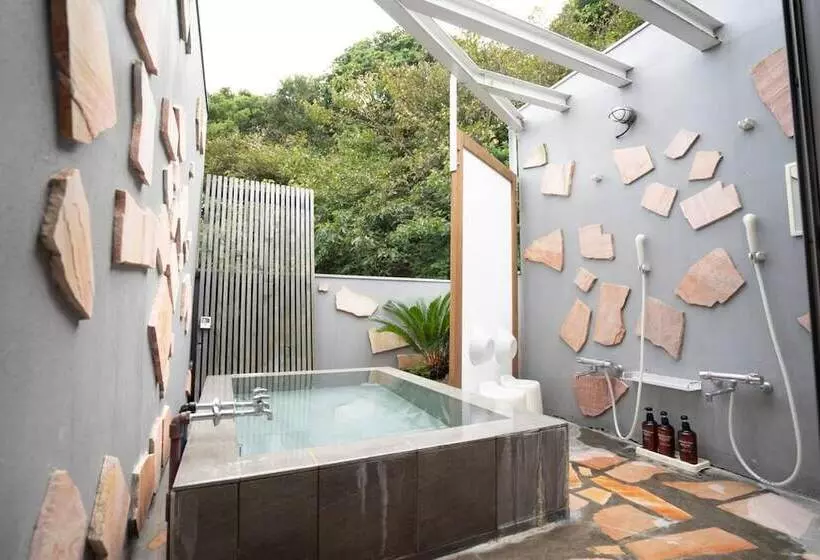 Majatalo Beachside Inn Shirahama