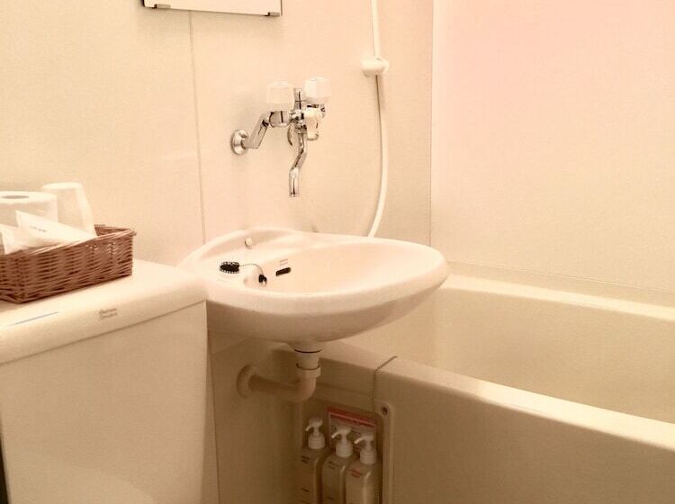 פנסיון Beachside Inn Shirahama