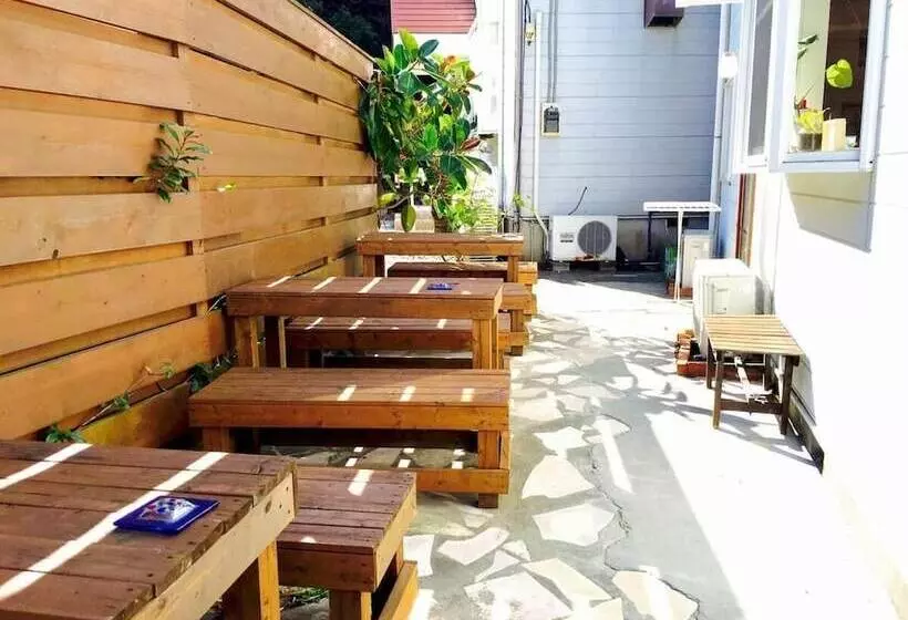 Majatalo Beachside Inn Shirahama