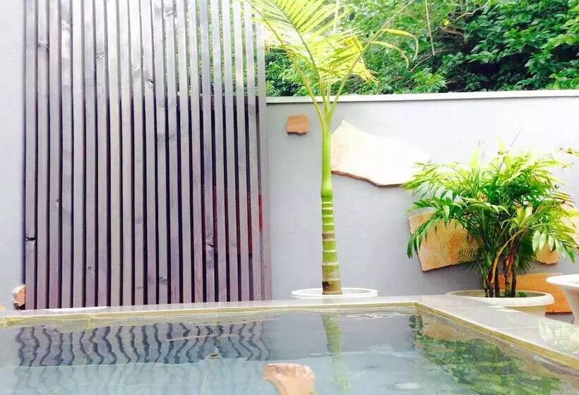 Majatalo Beachside Inn Shirahama