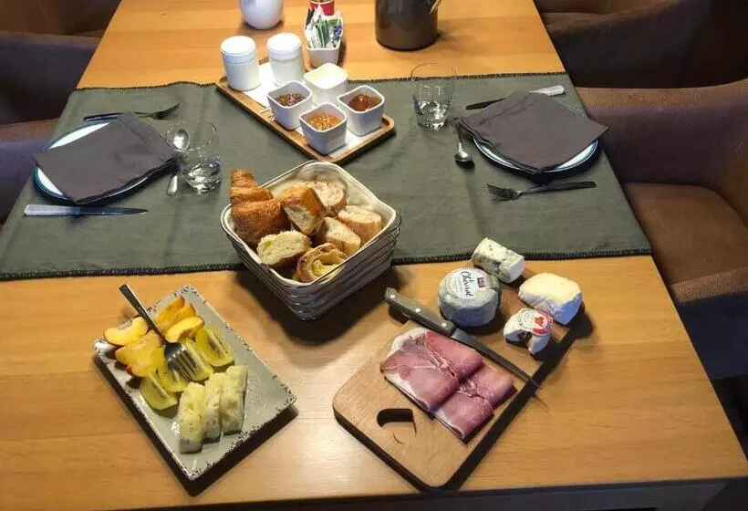 Majatalo Le Numero 15