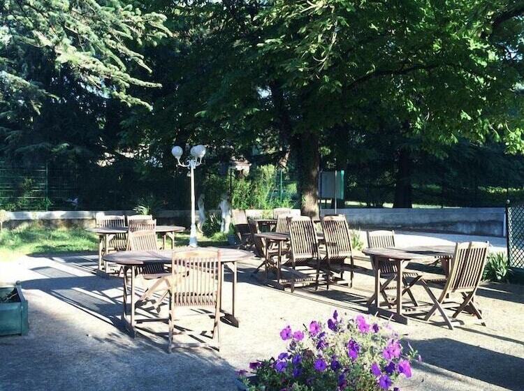 بنسيون Le Parc Aux Cèdres