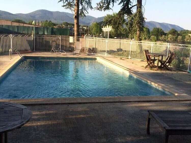 بنسيون Le Parc Aux Cèdres