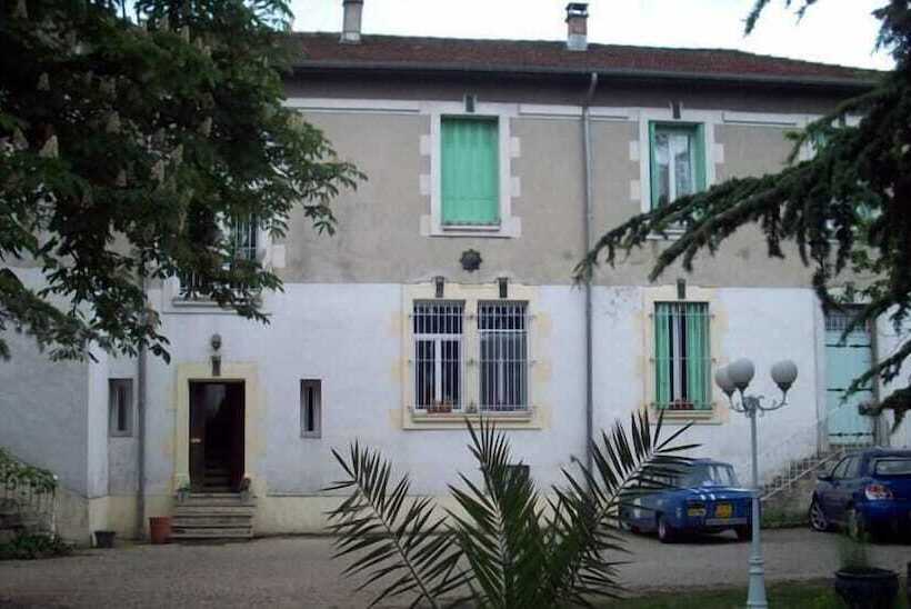 بنسيون Le Parc Aux Cèdres